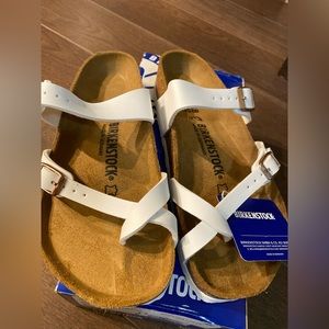 NEW WITH BOX White Birkenstock Mayari Sandals